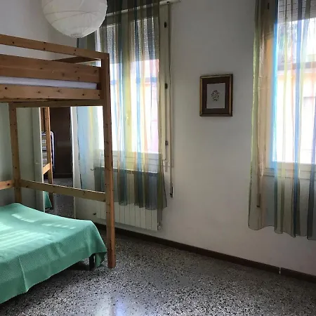 - Piazza Mazzini